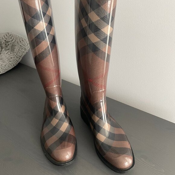 Burberry Rain Boots - Picture 5 of 6